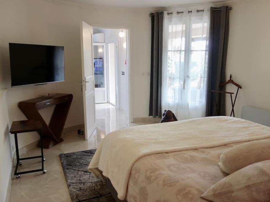 Elegant-Cosy 2P55M2 Dans Bas De Villa Provencale ! Villeneuve-Loubet Extérieur photo
