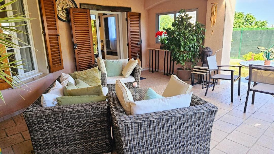 Elegant-Cosy 2P55M2 Dans Bas De Villa Provencale ! Villeneuve-Loubet Extérieur photo