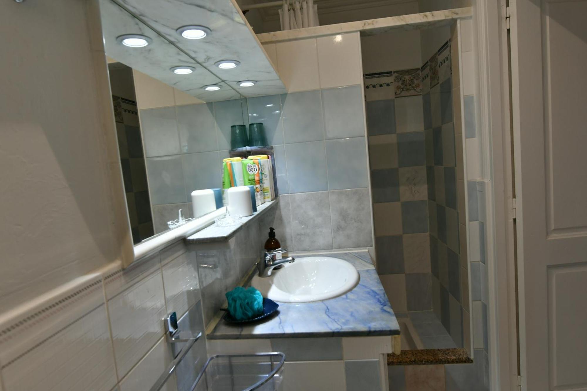 Elegant-Cosy 2P55M2 Dans Bas De Villa Provencale ! Villeneuve-Loubet Extérieur photo